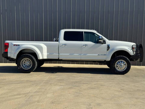 2022 Ford F-450 Super Duty Platinum