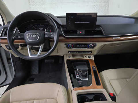2023 Audi Q5 quattro Premium 40 TFSI
