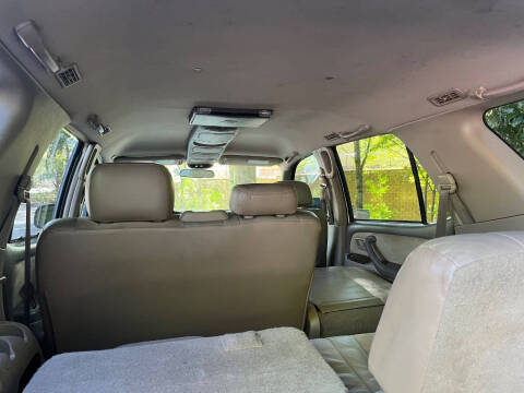 2003 Toyota Sequoia SR5