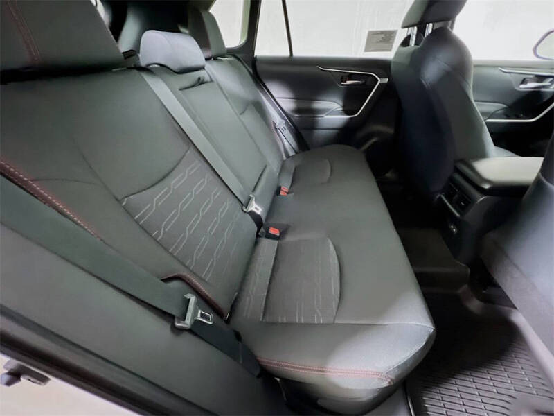 2025 Toyota RAV4 Plug-in Hybrid SE