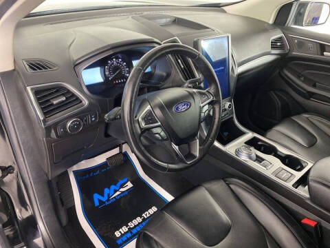 2022 Ford Edge Titanium