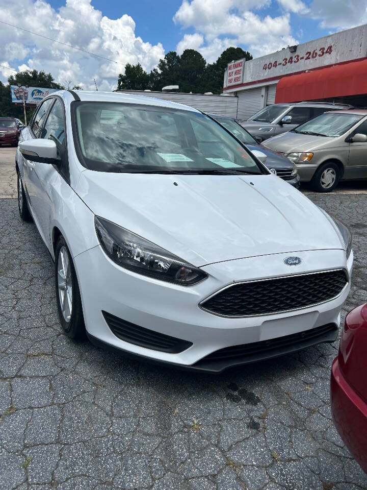 White 2017 Ford Focus SE SE 4dr Hatchback 1