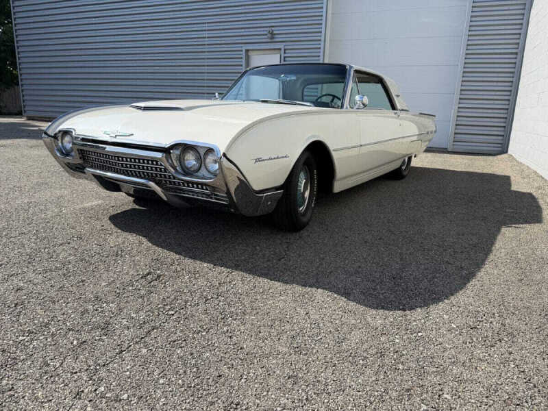 1962 Ford Thunderbird