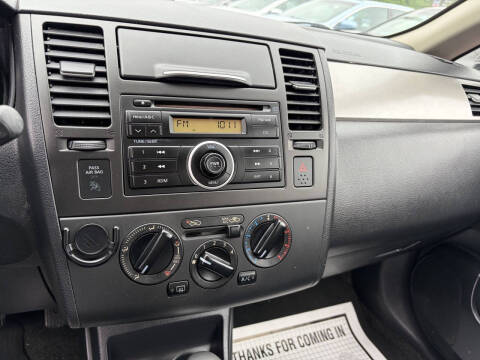 2009 Nissan Versa 1.8 S