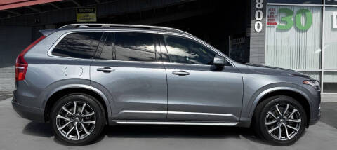 2016 Volvo XC90 T6 Momentum