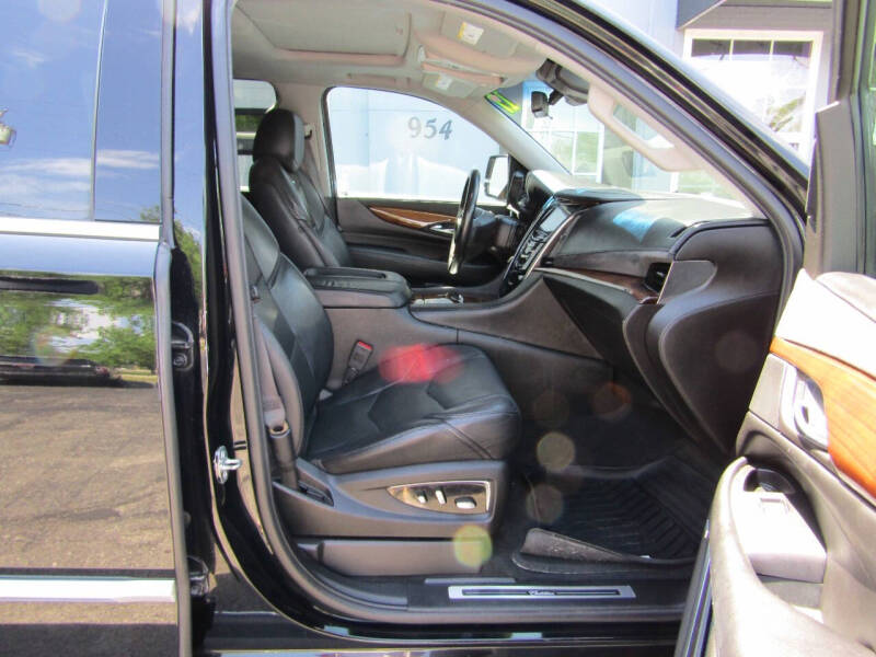 2017 Cadillac Escalade ESV Luxury