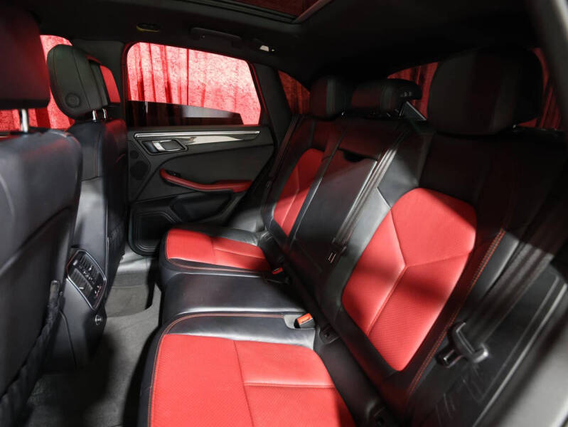 2015 Porsche Macan S