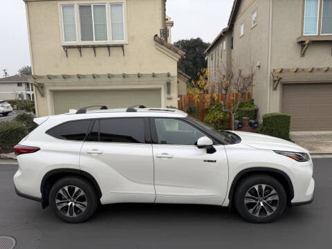 2021 Toyota Highlander Hybrid XLE