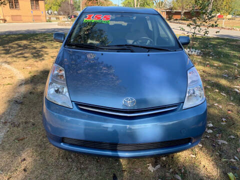 2006 Toyota Prius for sale at Clarks Auto Sales in Connersville IN