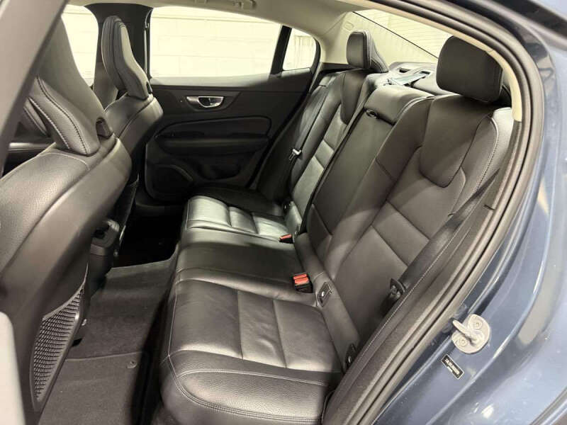 2024 Volvo S60 B5 Plus Dark Theme