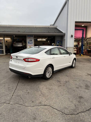 2015 Ford Fusion Hybrid S