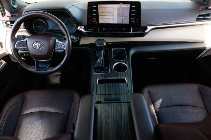 2021 Toyota Sienna Platinum 7-Passenger