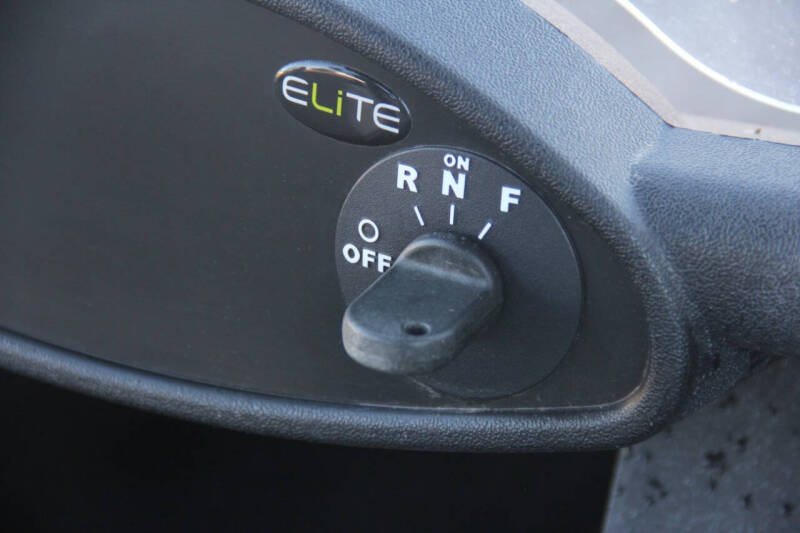 2020 E-Z-GO RXV ELiTE