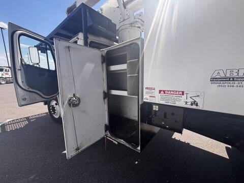 2007 Freightliner M2 106