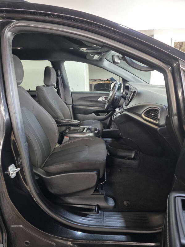2022 Chrysler Pacifica Touring