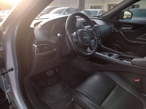 2018 Jaguar F-PACE 25t Premium