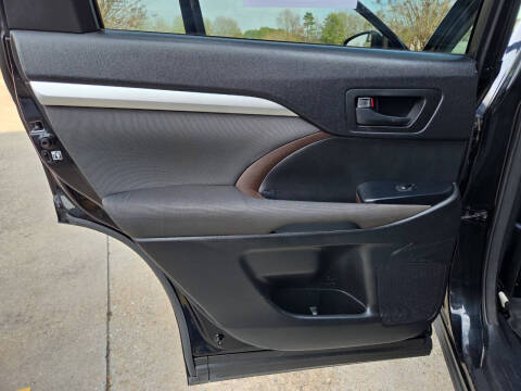 2017 Toyota Highlander LE