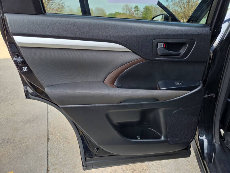 2017 Toyota Highlander LE