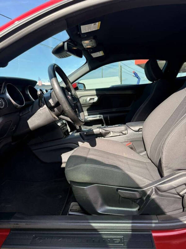 2022 Ford Mustang EcoBoost