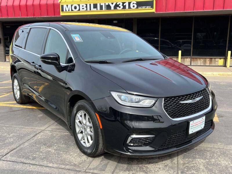 2024 Chrysler Pacifica Touring