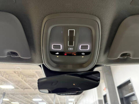 2023 Volvo XC40 B5 Plus Bright Theme