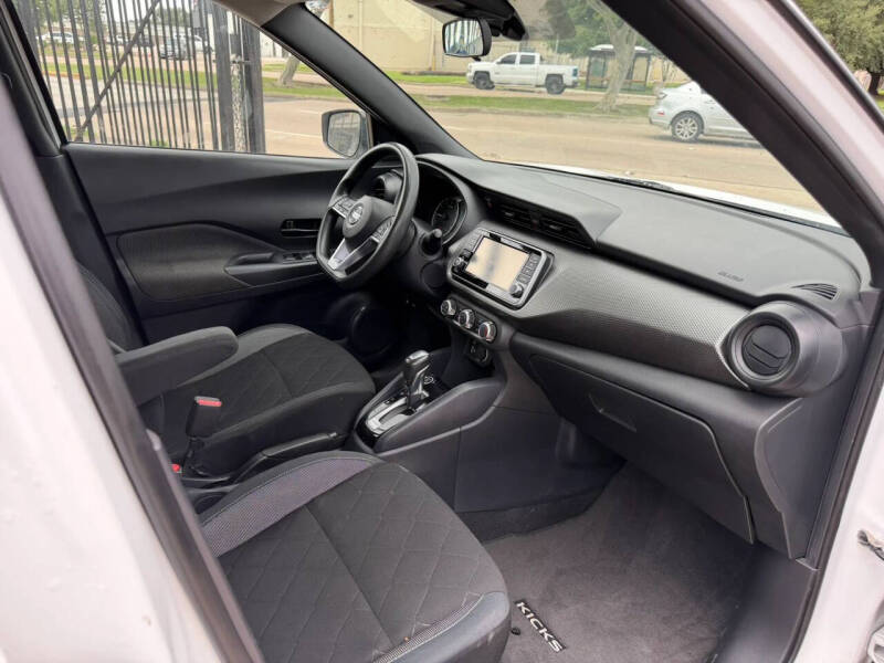 2020 Nissan Kicks S