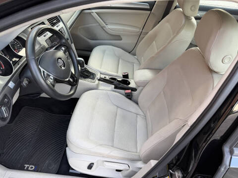 2015 Volkswagen Golf TDI SE