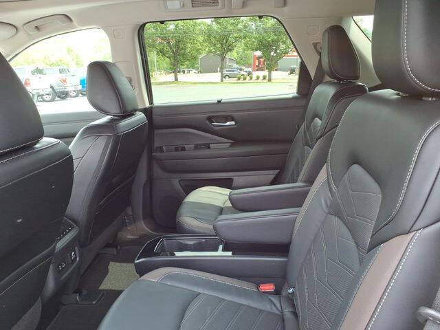 2023 Nissan Pathfinder Platinum