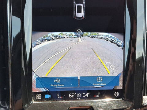 2023 Volvo XC60 B5 Plus Dark Theme