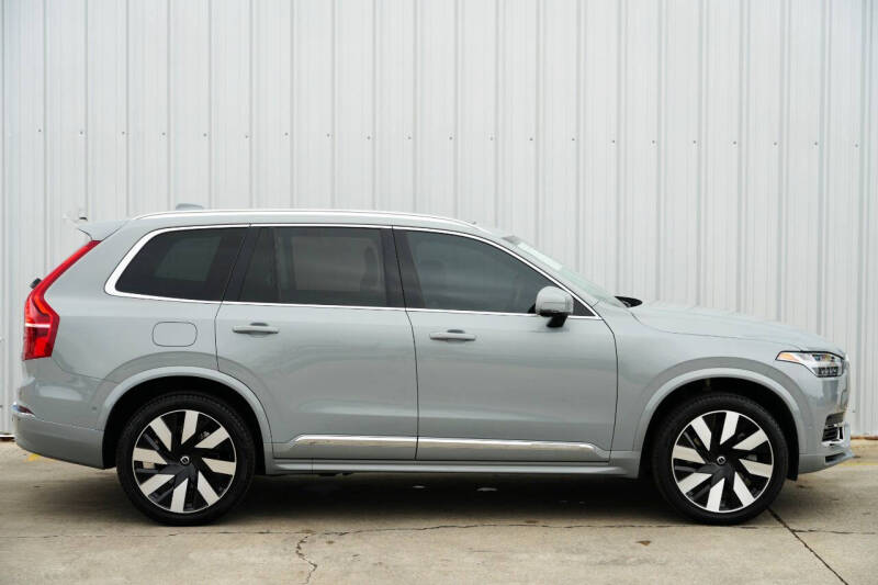 2024 Volvo XC90 Recharge T8 Ultimate Bright Theme 7P