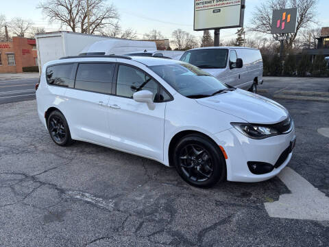 2018 Chrysler Pacifica Touring L Plus