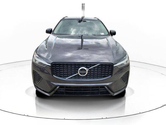 2023 Volvo XC60 B5 Plus Dark Theme