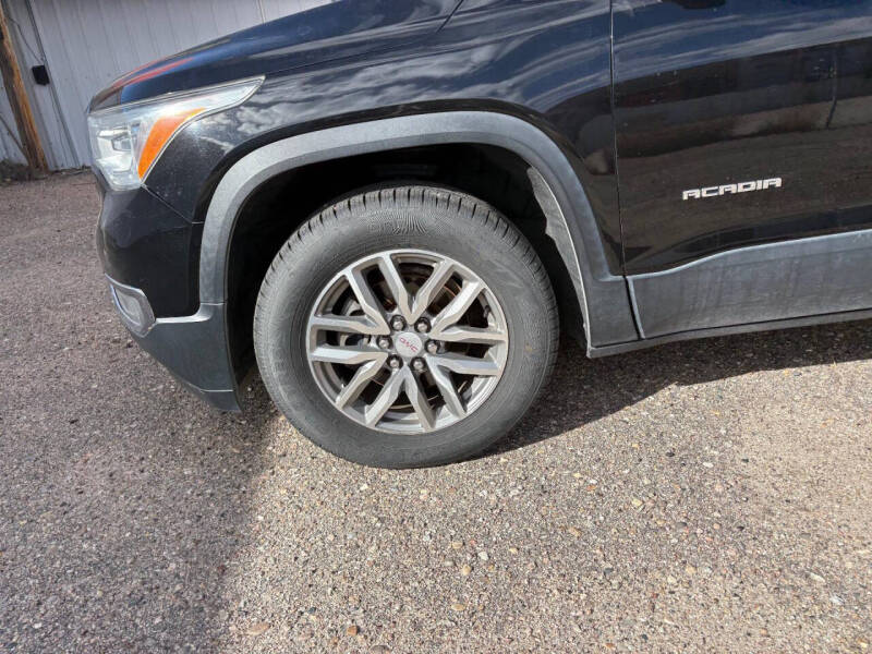 2017 GMC Acadia SLE-2