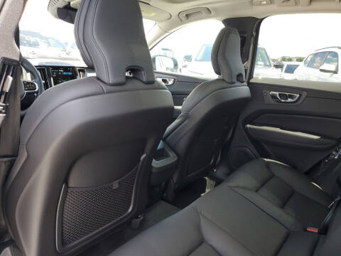 2024 Volvo XC60 B5 Plus Dark Theme