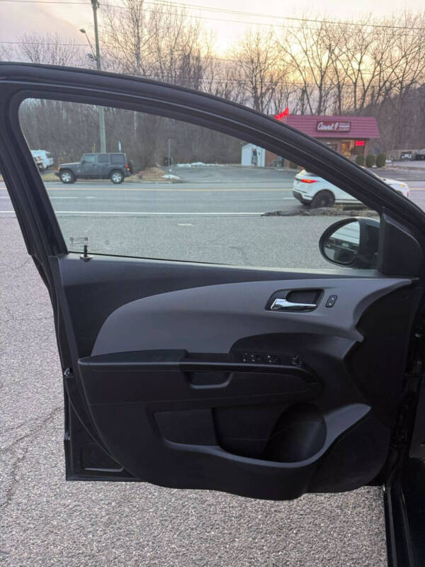 2019 Chevrolet Sonic LT Auto