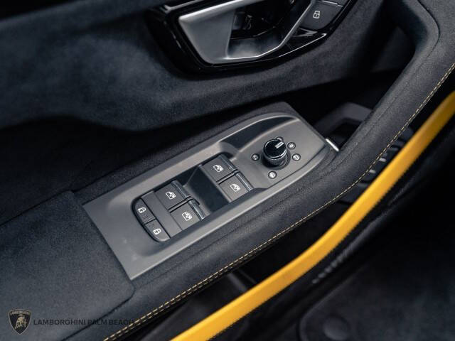 2023 Lamborghini Urus Performante