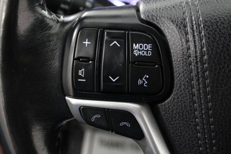 2017 Toyota Highlander SE