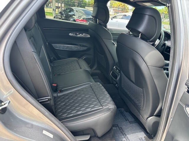 2022 Genesis GV70 21