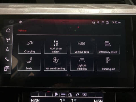 2023 Audi e-tron quattro Premium Plus