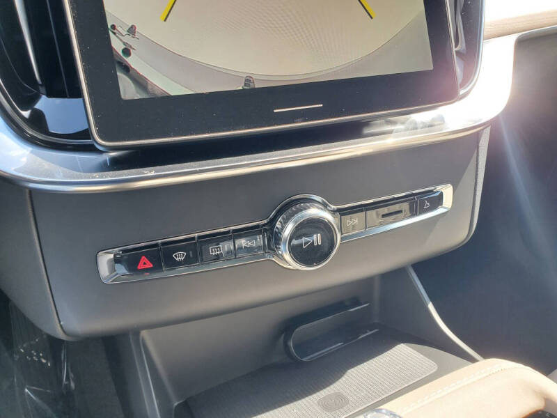 2026 Volvo XC90 B5 Core