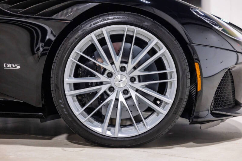 2022 Aston Martin DBS Superleggera