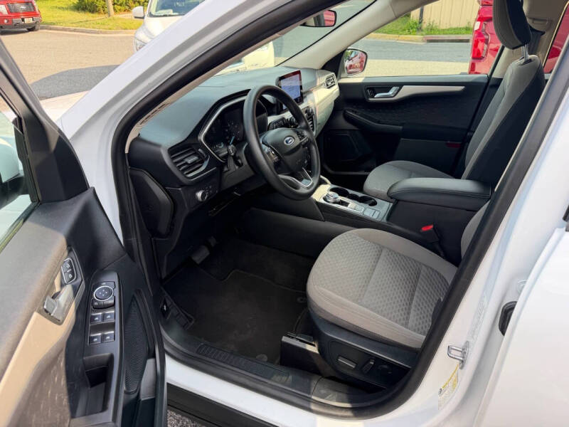 2020 Ford Escape SE