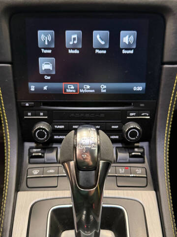 2022 Porsche 718 Cayman GT4