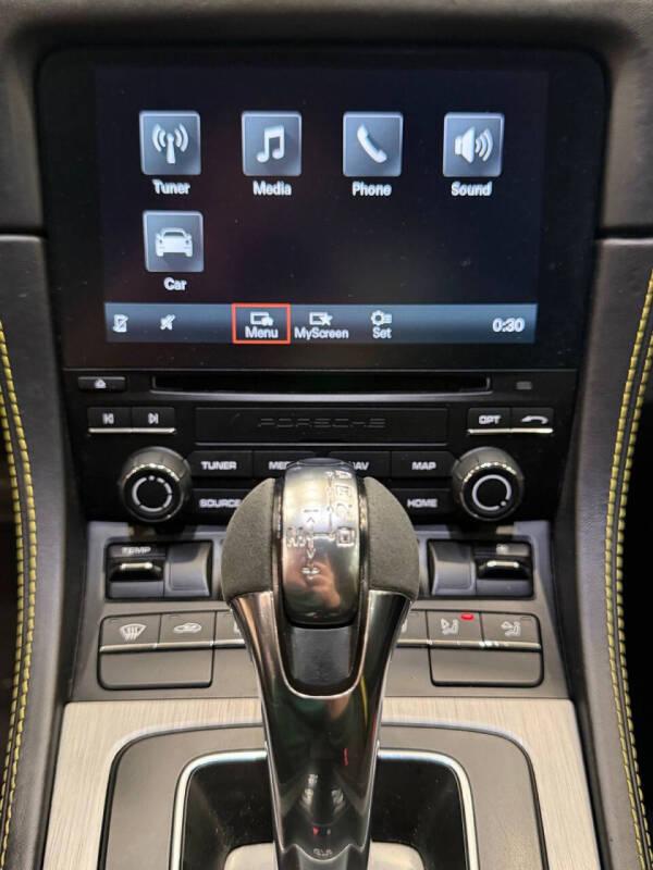 2022 Porsche 718 Cayman GT4