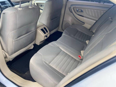 2015 Ford Taurus
