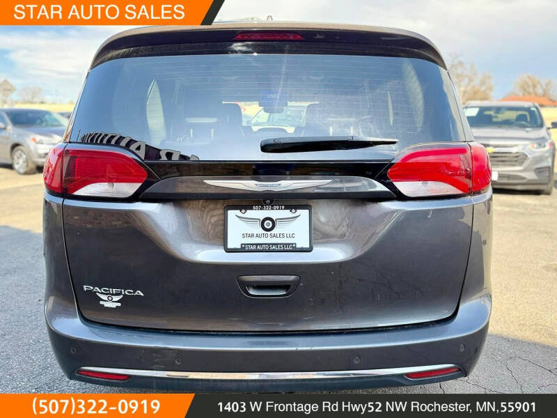 2017 Chrysler Pacifica Touring-L