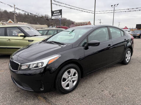 2017 Kia Forte for sale at SOUTH FIFTH AUTOMOTIVE LLC in Marietta OH