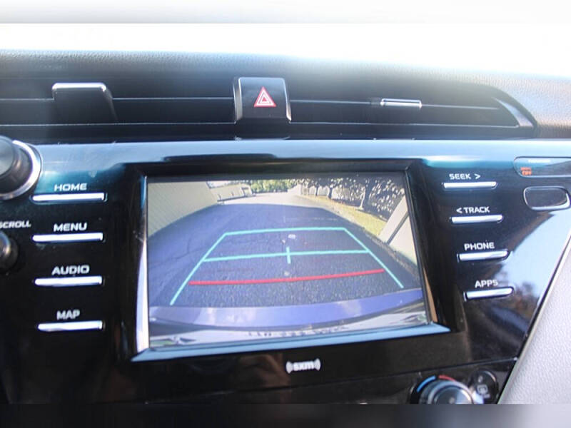 2020 Toyota Camry Hybrid SE