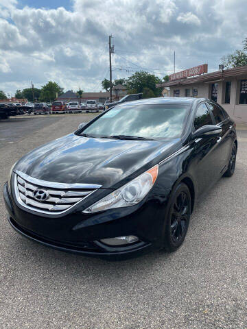 2011 Hyundai Sonata for sale at Gator's Auto Sales in Garland TX