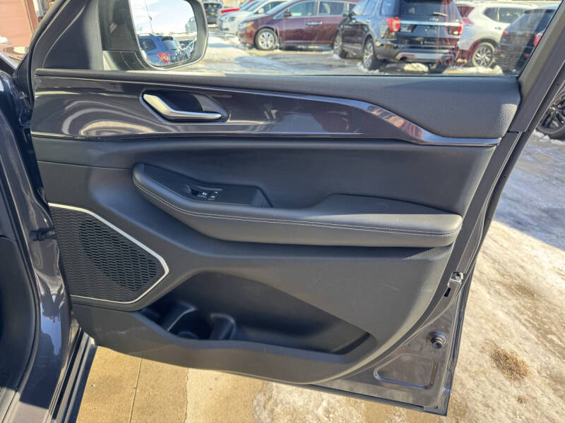 2022 Jeep Grand Cherokee Laredo